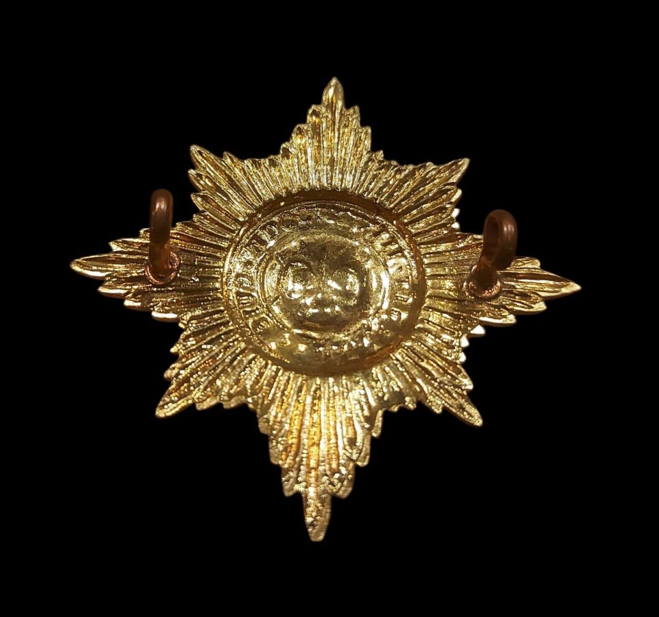 4.7 cm.İrlanda Muhafız Alayı Metal Askeri Şapka Kokartı